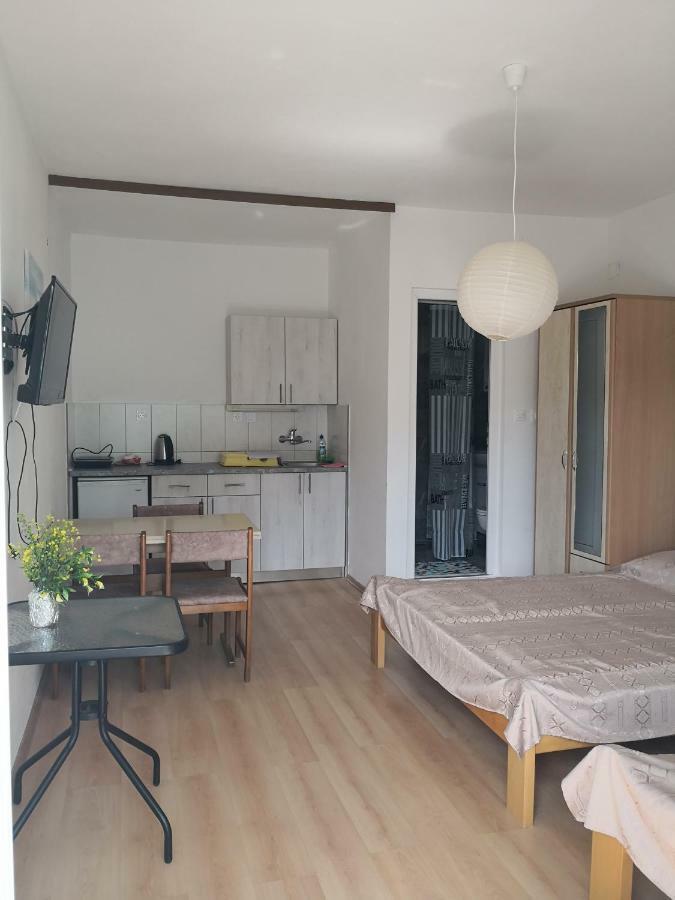 Zemunella Guest House تْشيرسيك نوفي الغرفة الصورة
